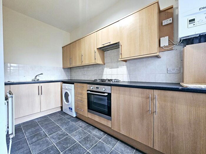 2 Bedroom Flat To Rent In Grasmere Road, Bromley, BR1
