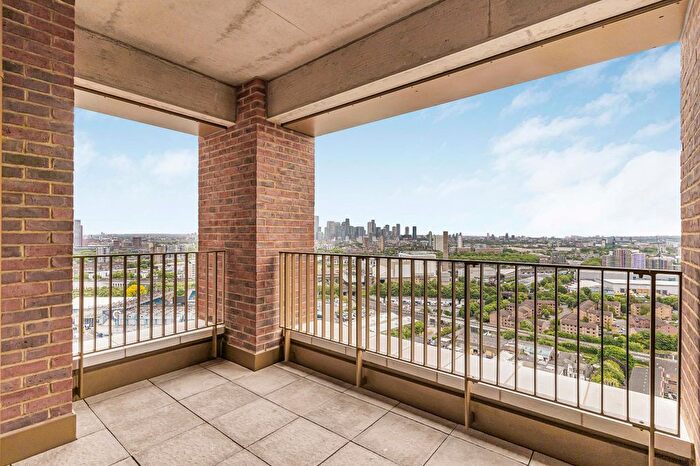 1 Bedroom Flat For Sale In Bermondsey Heights, - Ilderton Road, SE15