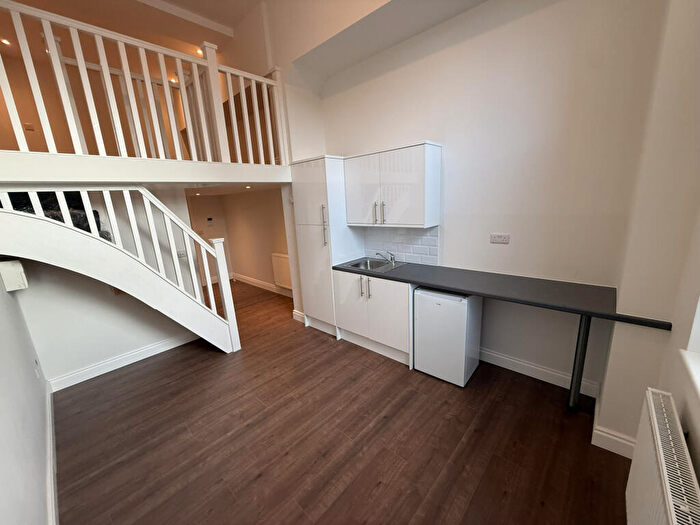 Studio To Rent In - Friern Barnet Road, London, N11