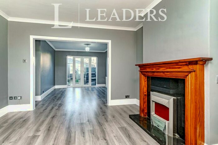 3 Bedroom Terraced House To Rent In Walton Way, CR4