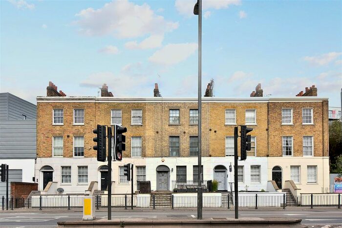 2 Bedroom Flat To Rent In Commercial Road, Limehouse, E14