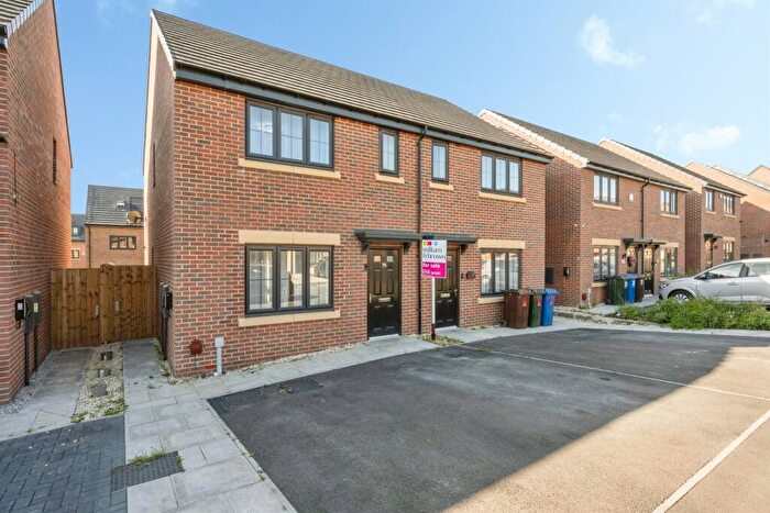 3 Bedroom Semi-Detached House For Sale In Bluebell Way, Thurnscoe, Rotherham, S63