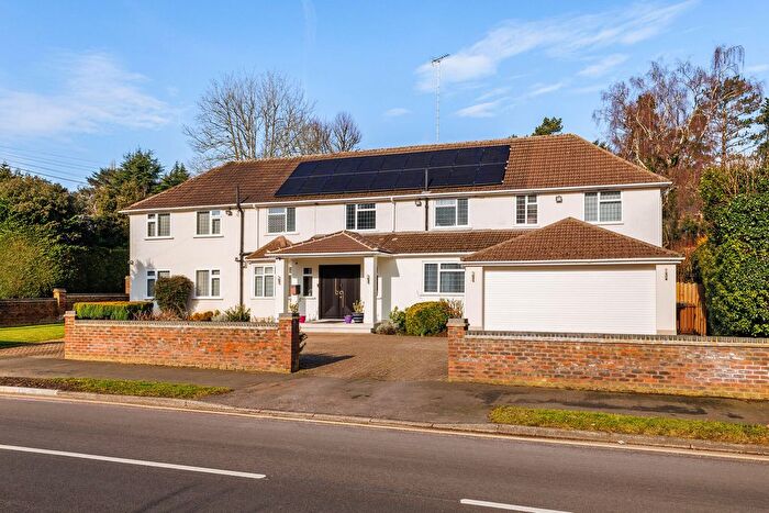 5 Bedroom Detached House For Sale In Valley Road, Rickmansworth, WD3