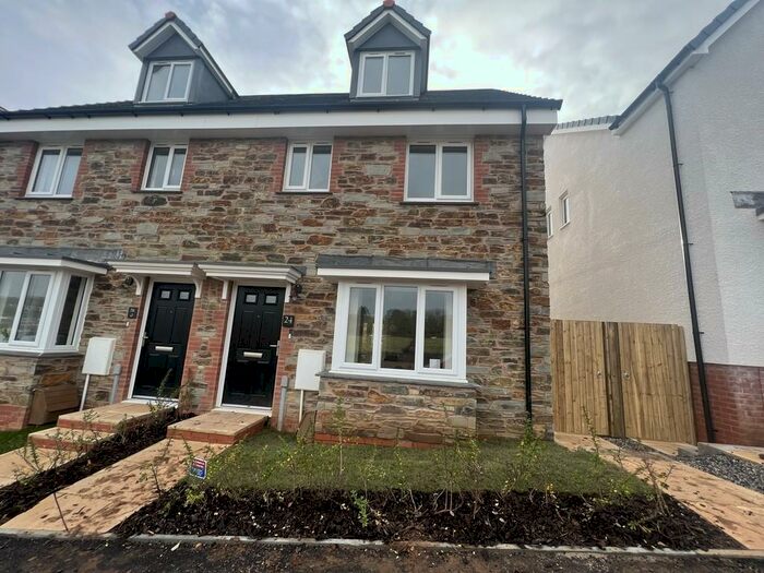 3 Bedroom Semi-Detached House To Rent In Alexanders Avenue, St. Austell, PL25