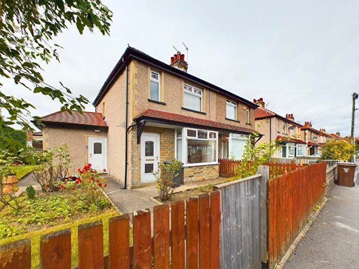 3 Bedroom House To Rent In Ridgeway, Shipley, BD18