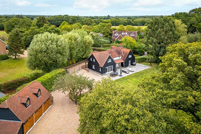4 Bedroom Detached House For Sale In Carneles Green, Broxbourne, EN10