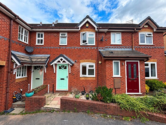 2 Bedroom Mews To Rent In Simons Close, Sale, M33