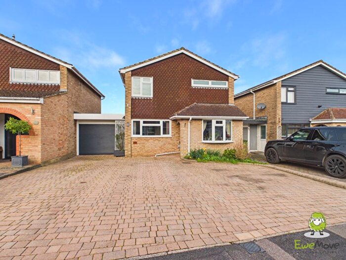 3 Bedroom Detached House For Sale In Windermere Avenue, Basingstoke, Hampshire, RG22
