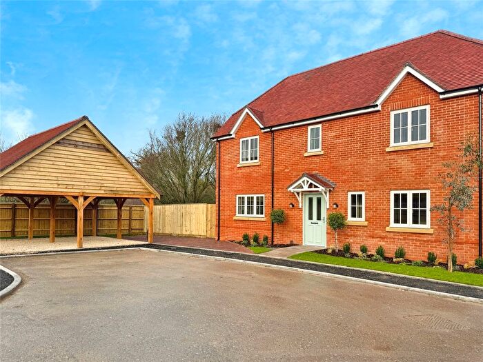 4 Bedroom Detached House For Sale In Warfield, Berkshire, RG42