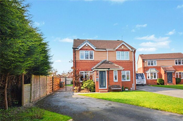 2 Bedroom Semi Detached House For Sale In The Canter, Middleton, Leeds, West Yorkshire, LS10