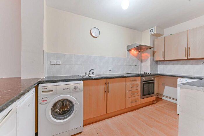 1 Bedroom Flat For Sale In Kintyre Close, Norbury, London, SW16