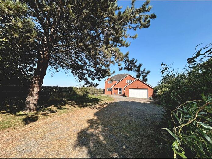 4 Bedroom Detached House For Sale In Bukehorn Road, Thorney, PE6