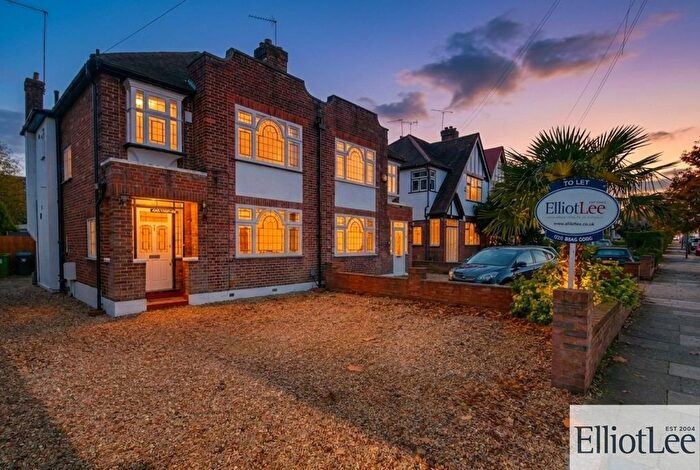 3 Bedroom Semi-Detached House For Sale In Norval Road, Wembley, HA0