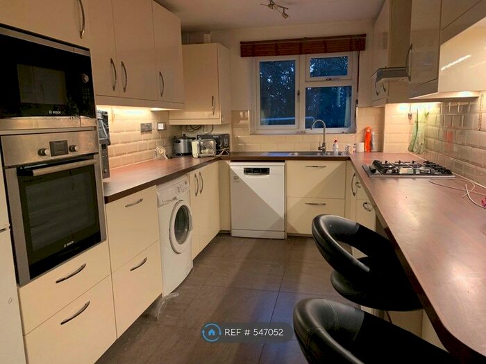4 Bedroom Flat To Rent In Ealing, London, W5