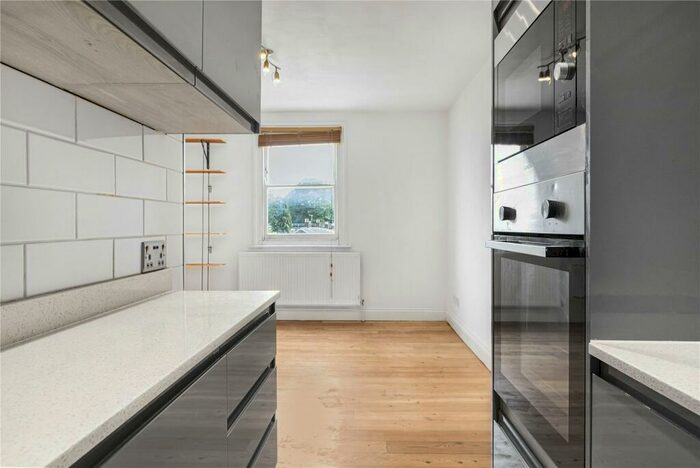 1 Bedroom Apartment To Rent In Upper Clapton Road, Clapton, Hackney, London, E5