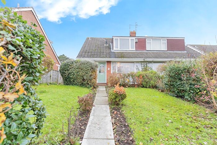 3 Bedroom Semi Detached House For Sale In Noctorum Way, Noctorum, Prenton, CH43