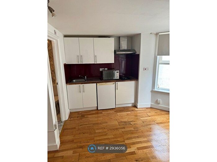 Studio To Rent In The Avenue, West Ealing, W13