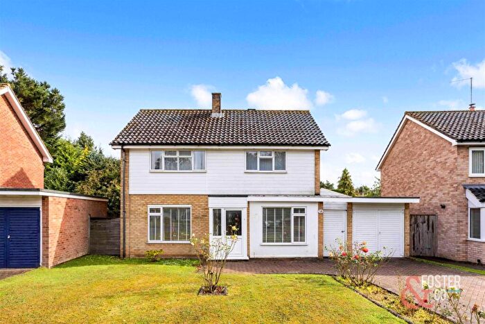 3 Bedroom Detached House For Sale In Blackthorns, Lindfield, RH16