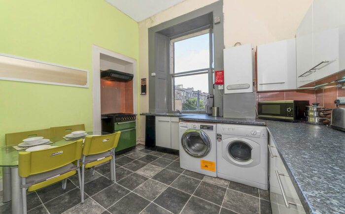 4 Bedroom Apartment To Rent In Elderslie Street, G3