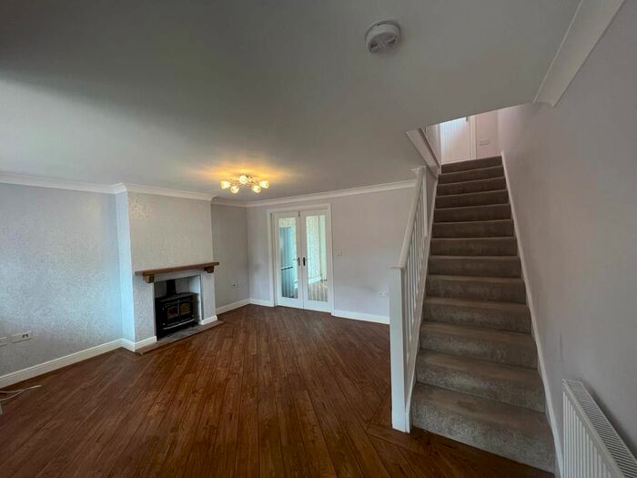 3 Bedroom Semi-Detached House To Rent In Hunter Drive, Milton Keynes, MK2