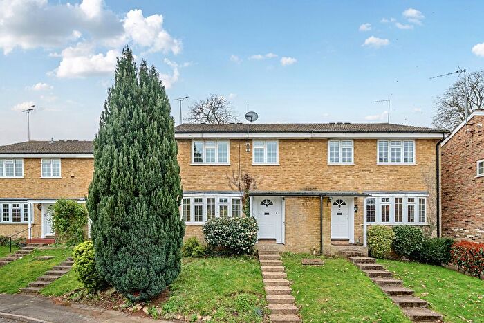 4 Bedroom Terraced House For Sale In Parkway, Weybridge, KT13