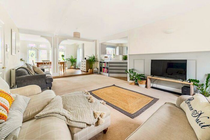 3 Bedroom Flat To Rent In Salisbury Street, Shaftesbury, SP7