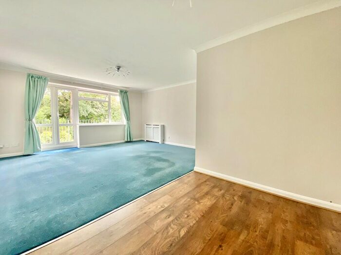 2 Bedroom Apartment For Sale In Bournemouth Road, Ashley Cross, BH14