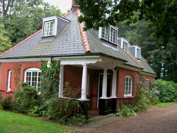 3 Bedroom Detached House To Rent In Ashley Road, Epsom, KT18