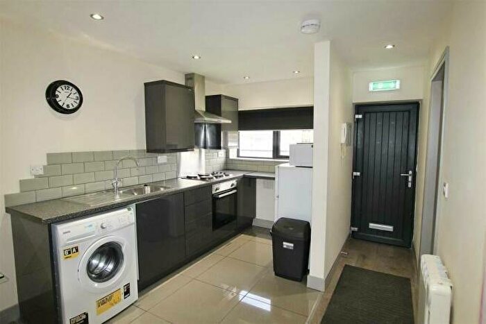 2 Bedroom Flat To Rent In Old Brickyard, Nottingham, Nottinghamshire, NG3