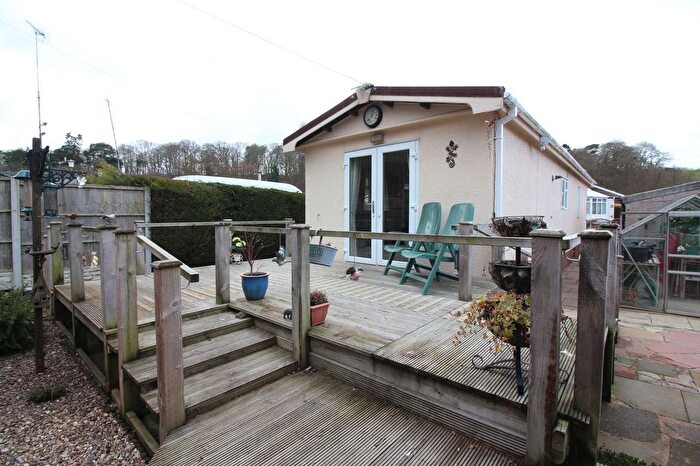 2 Bedroom Mobile/park Home For Sale In Hinksford Mobile Home Park, Kingswinford, DY6