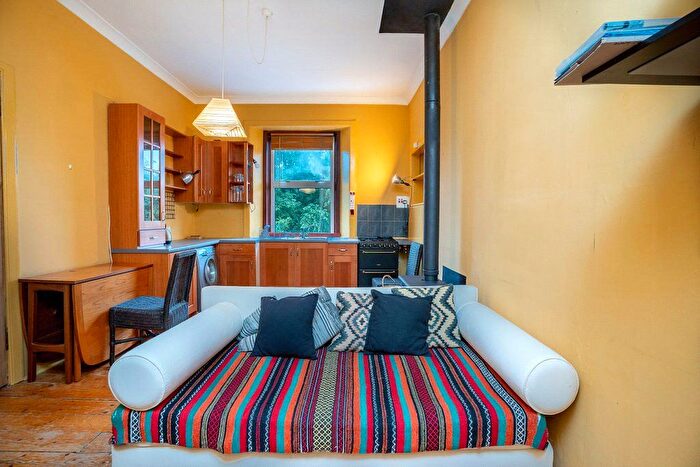 1 Bedroom Flat To Rent In Balcarres Street, Edinburgh, EH10