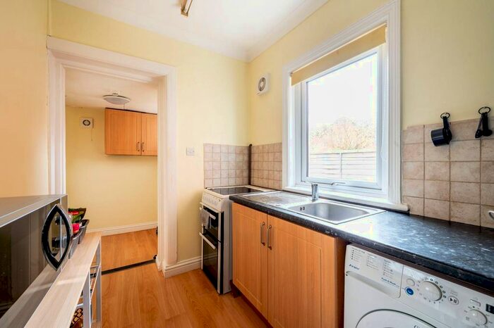 1 Bedroom Flat To Rent In York Road, Guildford, GU1
