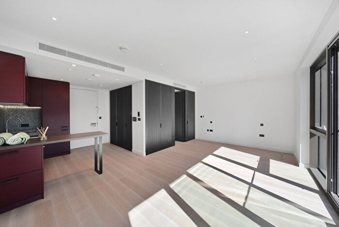 Studio To Rent In Viaduct Gardens, London, SW11