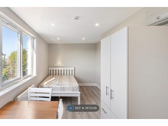 Studio To Rent In Whitton Avenue West, Greenford, UB6
