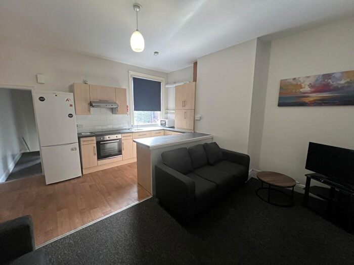 4 Bedroom Flat To Rent In Ecclesall Road, Sheffield, S11
