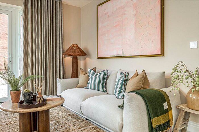 1 Bedroom Apartment For Sale In Poplar House, One Waterside, Bath, BA2