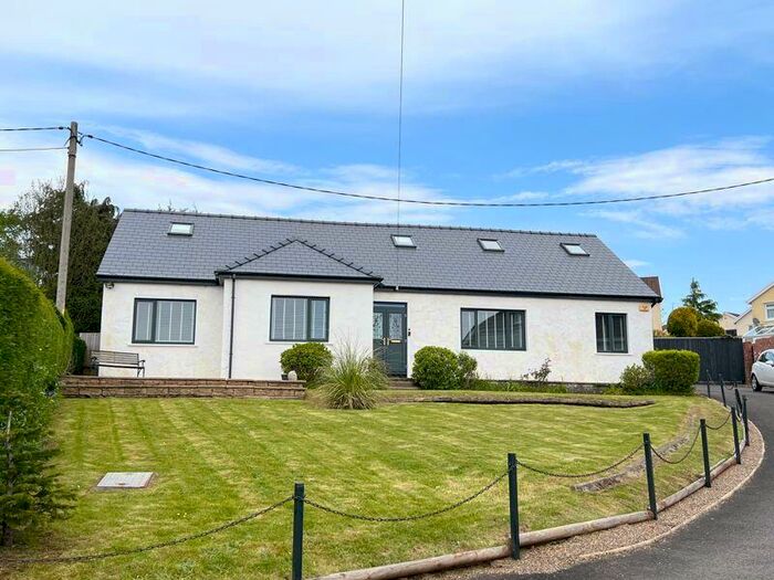 5 Bedroom Detached Bungalow For Sale In Sunnybank, Llantrisant Road, Groesfaen, CF72