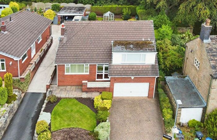 3 Bedroom Detached Bungalow For Sale In Mottram Old Road, Stalybridge, SK15