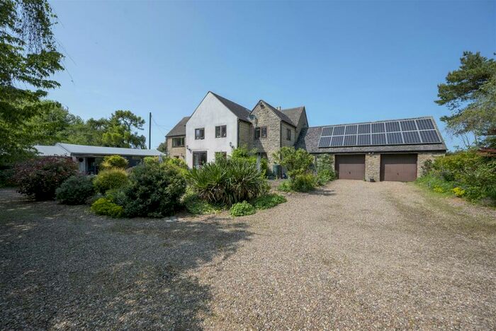 5 Bedroom Detached House For Sale In Old London Road, Chipping Norton, OX7
