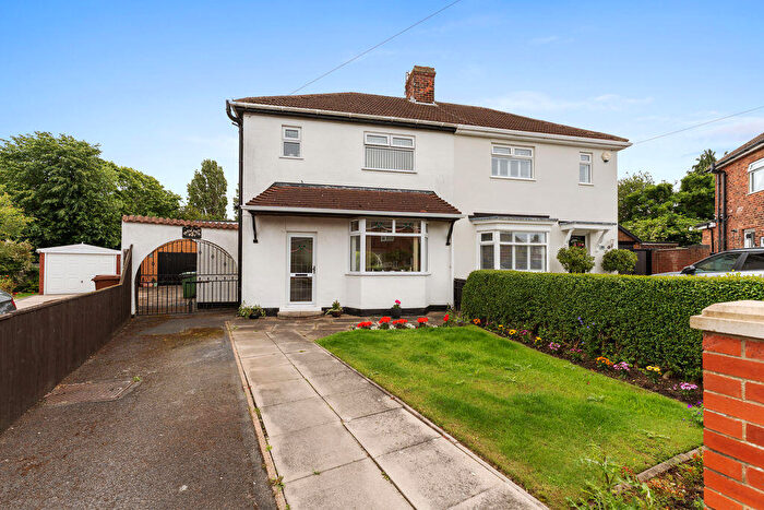 3 Bedroom Semi Detached House For Sale In Drew Avenue, Grimsby, DN32