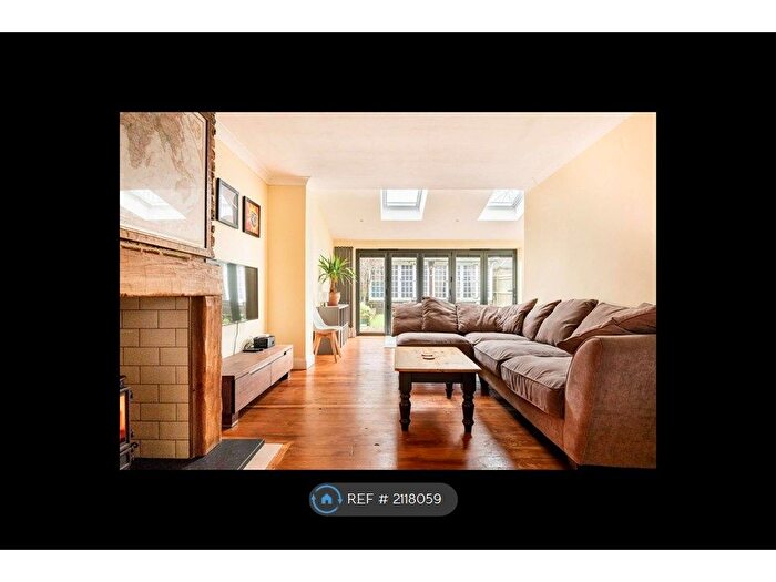 2 Bedroom Semi-Detached House To Rent In Pankhurst Avenue, Brighton, BN2