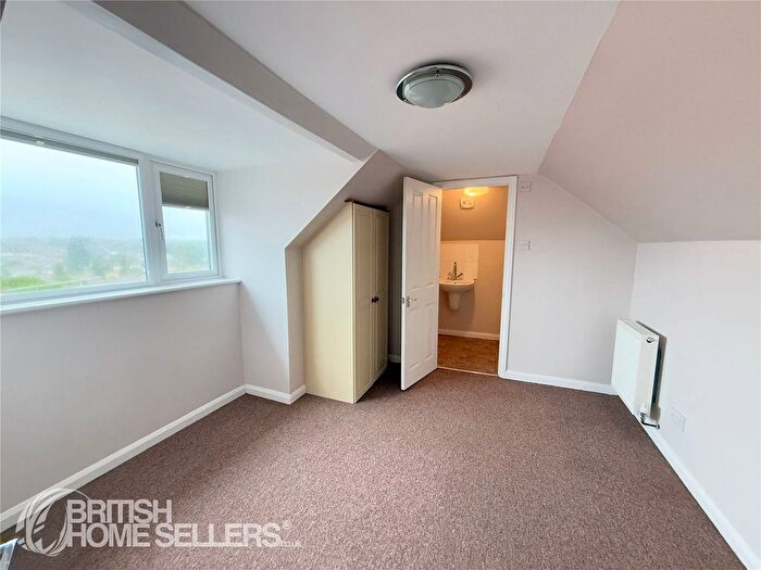 4 Bedroom Bungalow For Sale In Alder Road, Poole, Dorset, BH12