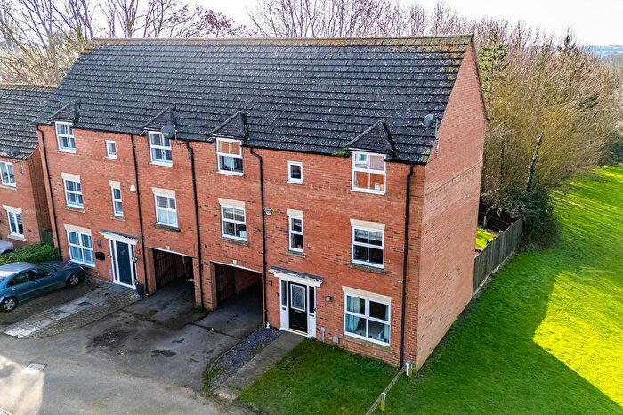 4 Bedroom Semi Detached House For Sale In Celtic Close, Higham Ferrers, NN10