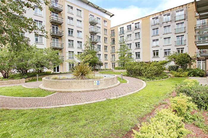 2 Bedroom Apartment To Rent In Kenavon Drive, Reading, Berkshire, RG1