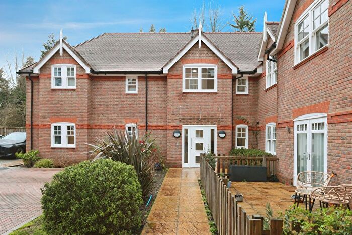 2 Bedroom Flat For Sale In Amersham Road, High Wycombe, HP13