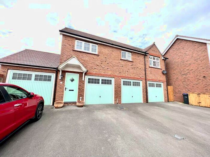 2 Bedroom Detached House To Rent In York Road, Calne, SN11