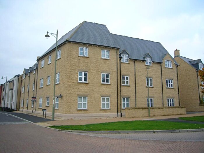 2 Bedroom Flat To Rent In Heyford House, Carterton, Oxon, OX18