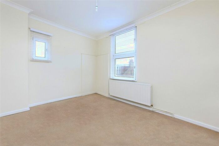 1 Bedroom Studio To Rent In Balham Hill, Clapham South, London, SW12