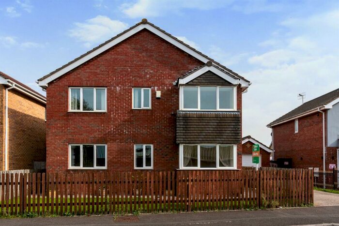 5 Bedroom Detached House To Rent In School House Close, North Cornelly, Bridgend, CF33