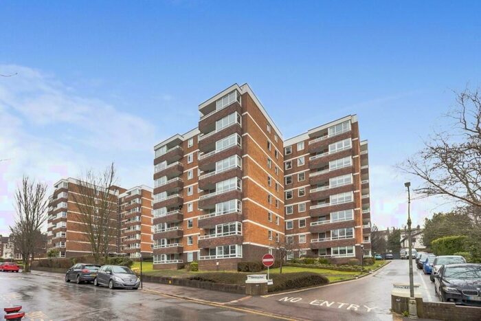 2 Bedroom Flat To Rent In Preston Park Avenue, Brighton, BN1